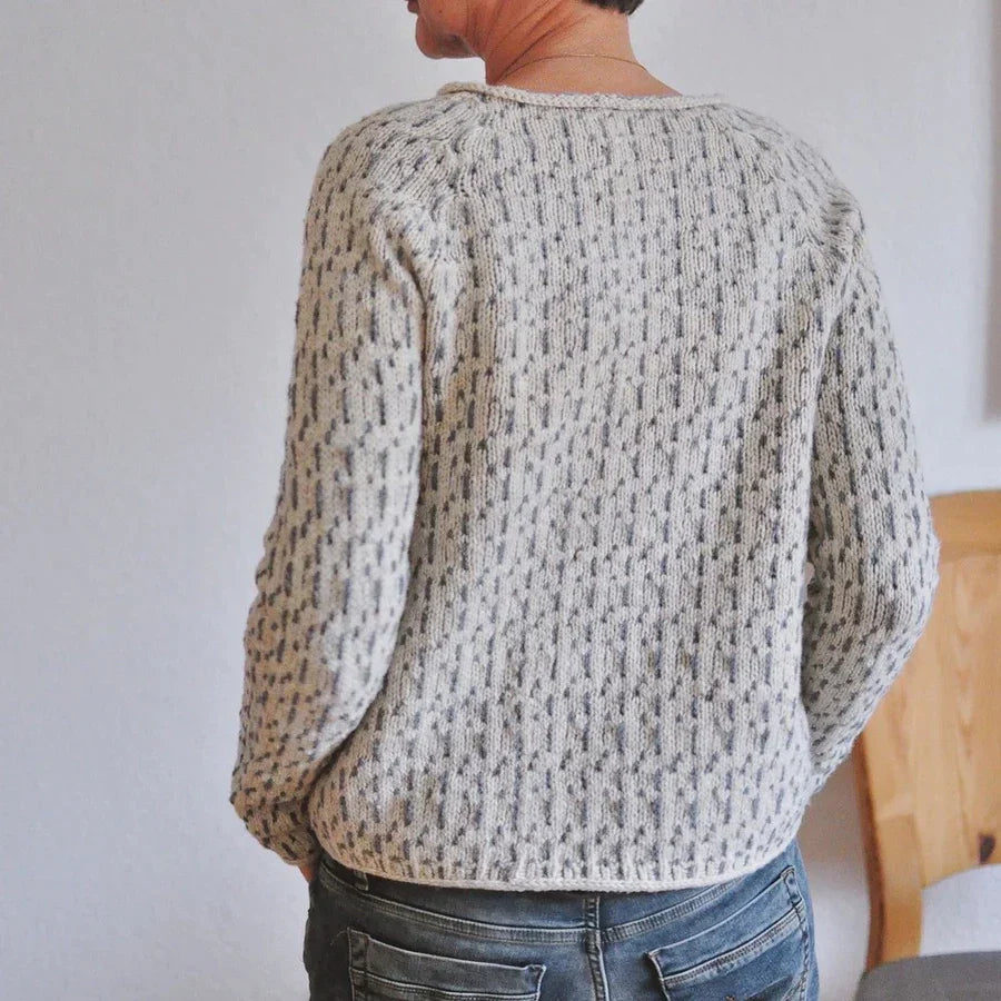 Schicker grauer Pullover mit U-Boot-Ausschnitt | Naira