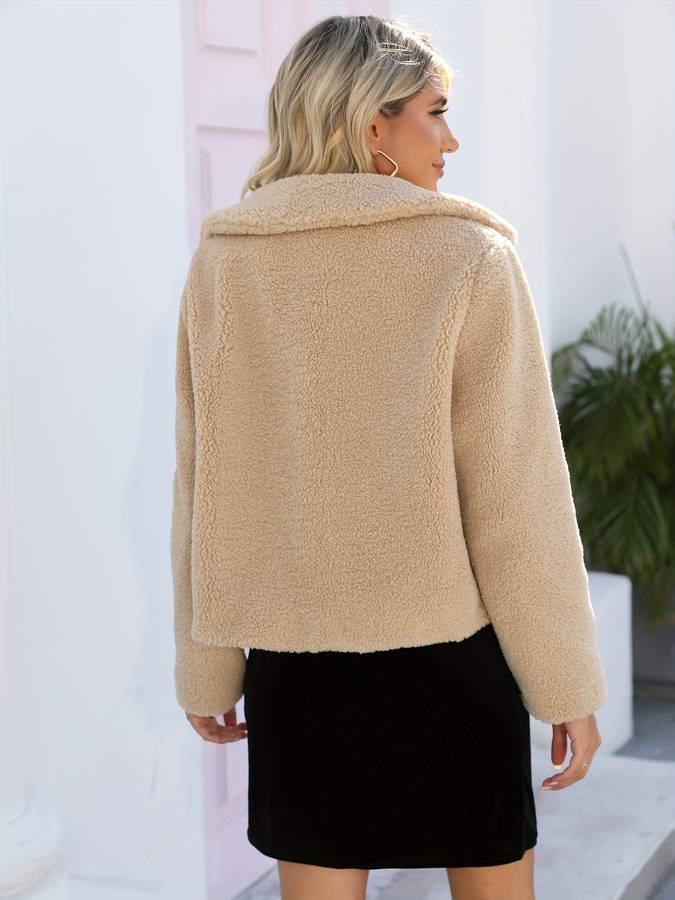 Gemütliche beige Kunstpelzjacke | Perina