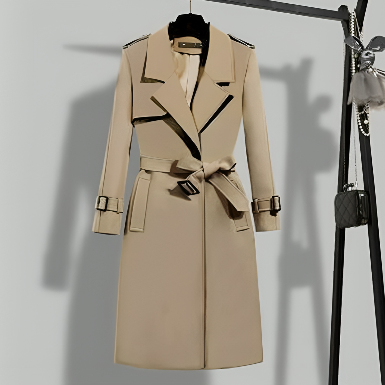 Anneliseslankeelegantetrenchcoat_3.png