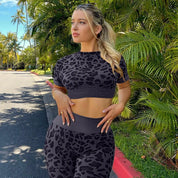 Elena FitZone l Zweiteiliges Set mit passendem Leopardenmuster für Workout Yoga und Fitnessstudio für Damen