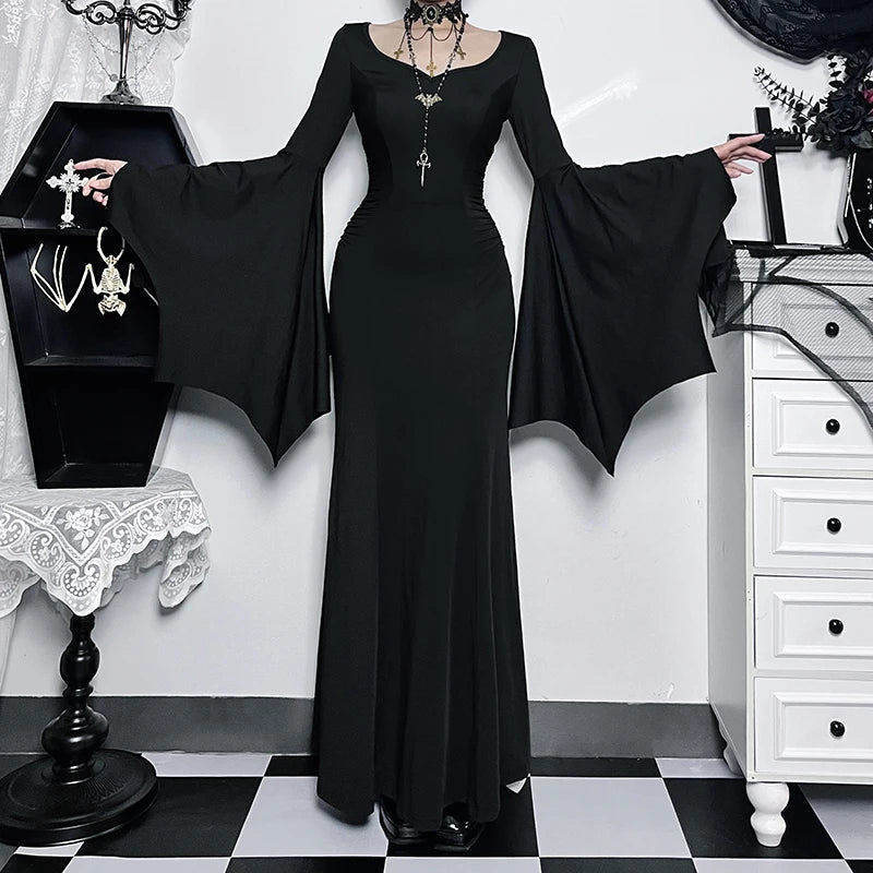 Gothic Meerjungfrauenkleid mit Fledermausärmeln | Mortiselle