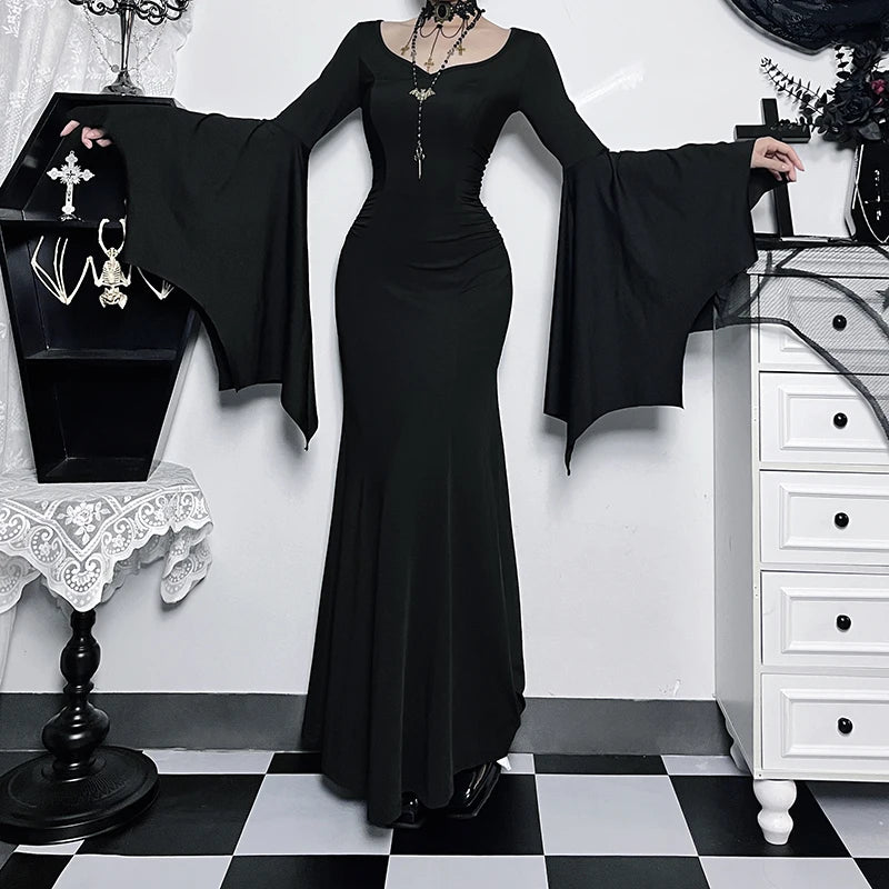 Gothic Meerjungfrauenkleid mit Fledermausärmeln | Mortiselle