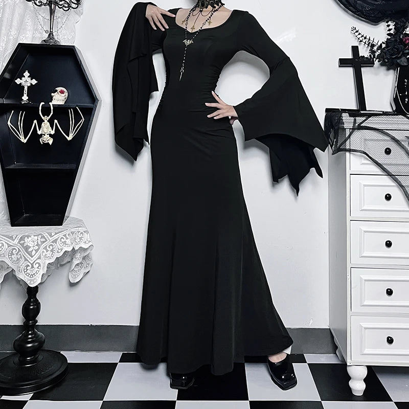 Gothic Meerjungfrauenkleid mit Fledermausärmeln | Mortiselle