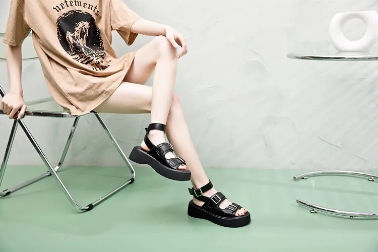Janina | Damen-Sandalen mit offenem Zehenbereich und modischem Keilabsatz