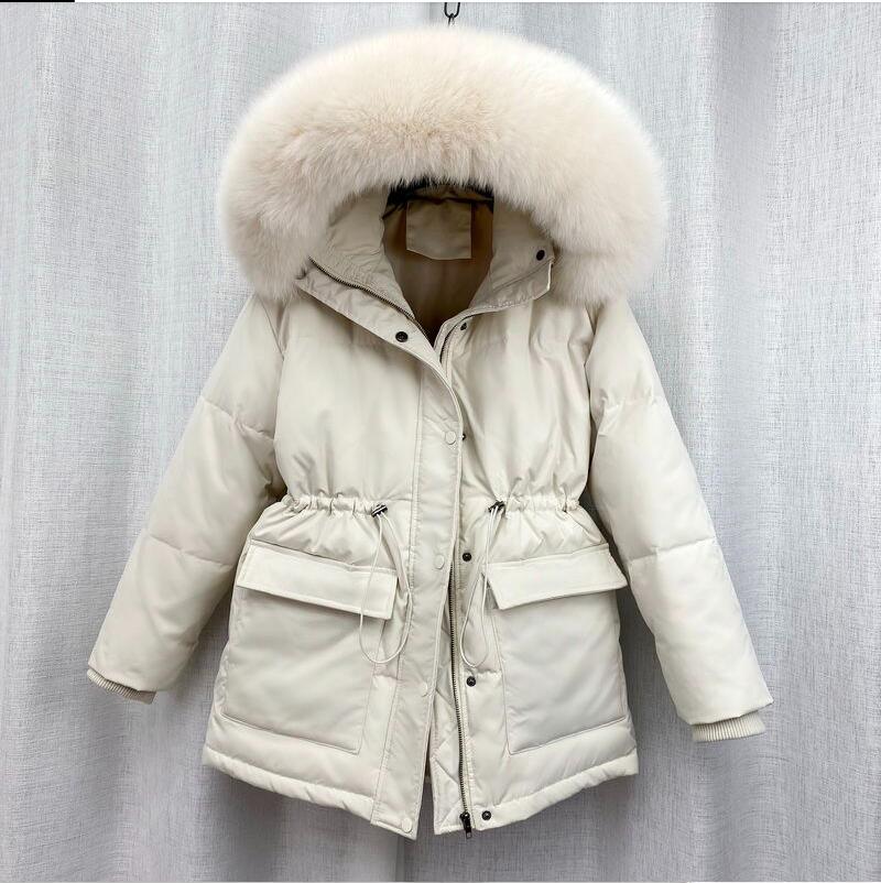 monique-winter-parka-cara-camilla3_5fdb5f76-023f-47af-a886-3fd521ebad5f.jpg